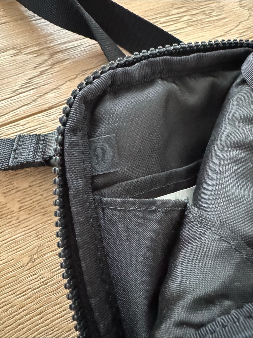 Lululemon Athletica Easy Access Unisex Crossbody Bag 1.5L - Picture 10 of 12